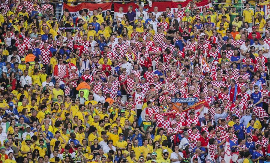 德布劳内认为本轮看点集中强强对话将检验轮换深度 - 爱游戏体育